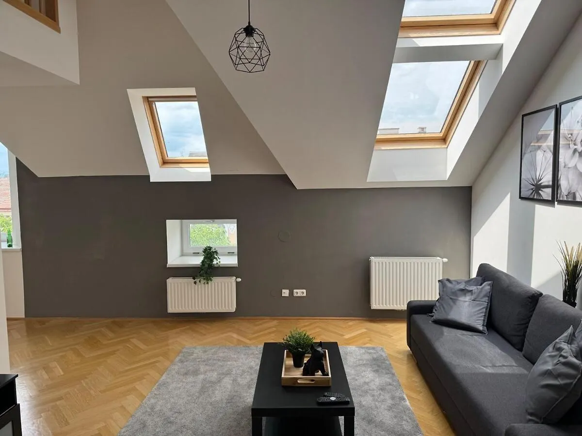 100Qm, Balcony, Near Center, Schoenbrunn, Attic - Axara Housing Osw 1 32 Wien