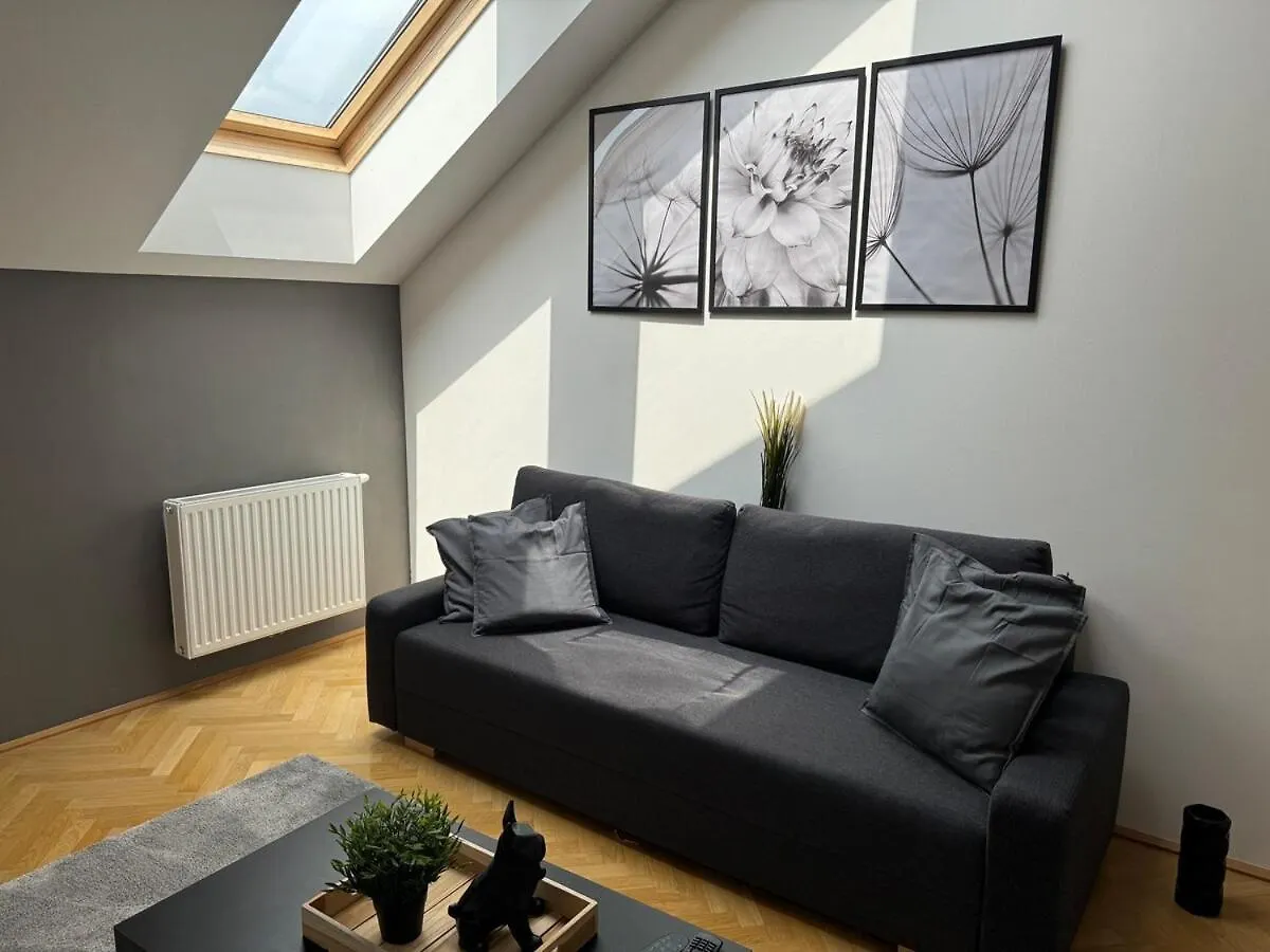 Lägenhet 100Qm, Balcony, Near Center, Schoenbrunn, Attic - Axara Housing Osw 1 32 Wien